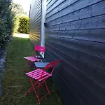 Meuble 1 Piece Entierement Equipe Sans Cloisons Separatives Lejlighed *