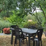 Meuble 1 Piece Entierement Equipe Sans Cloisons Separatives Lejlighed