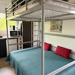Meuble 1 Piece Entierement Equipe Sans Cloisons Separatives Chavagnes-en-Paillers