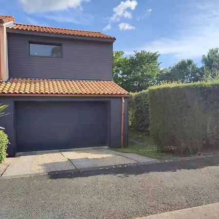 Meuble 1 Piece Entierement Equipe Sans Cloisons Separatives Apartament Chavagnes-en-Paillers