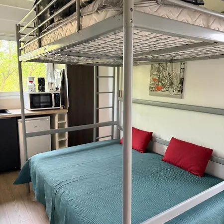 Meuble 1 Piece Entierement Equipe Sans Cloisons Separatives Chavagnes-en-Paillers