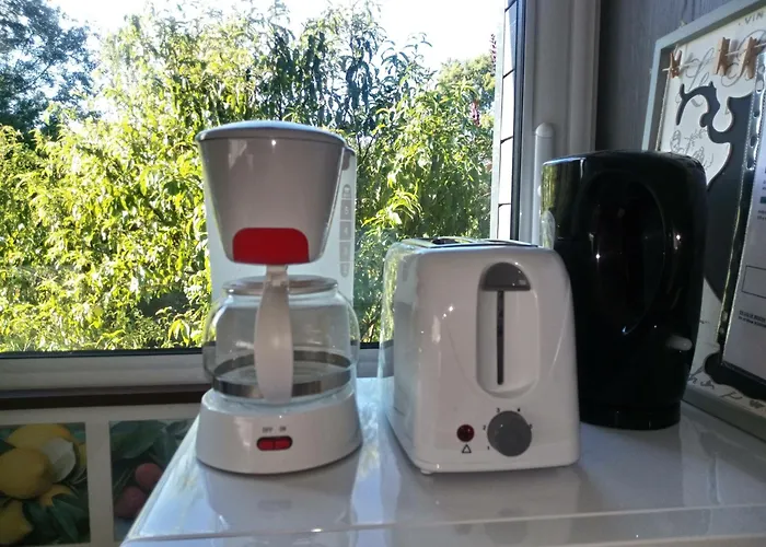 Meuble 1 Piece Entierement Equipe Sans Cloisons Separatives Apartman