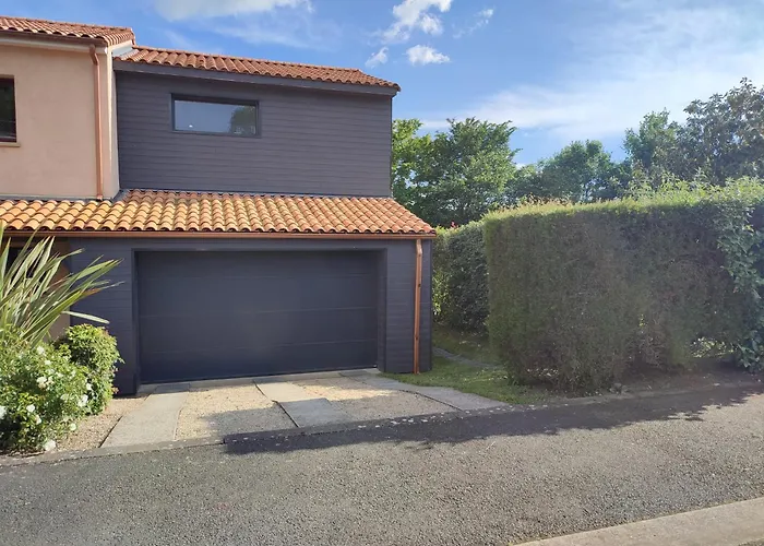 Meuble 1 Piece Entierement Equipe Sans Cloisons Separatives Apartman Chavagnes-en-Paillers